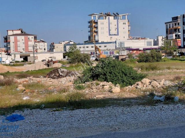 Varsak Aydoğmuş'da Tramvay'a 50mt Tahtakale Karşısı 280m2