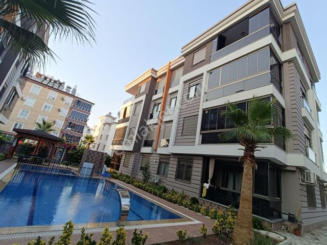 Varsak Aydoğmuş Mh'de Site İçi/havuz Cepheli 2+1 Satılık Daire