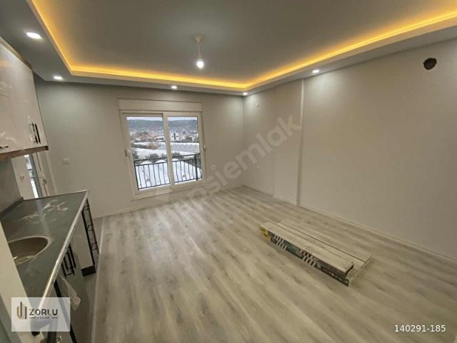 VARSAK DEMİREL MAHALLESİNDE CADDE ÜZERİNDE SATILIK 2+1 DAİRELER