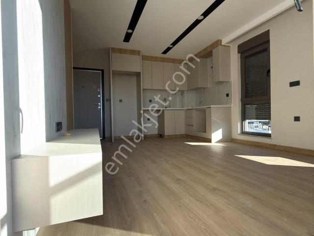 Varsak Polis Karakolu Arkası Sıfır Termosifonlu Lüks Kiralık 1+1
