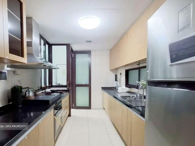 Varsity Park Condominium D5, Condominium
