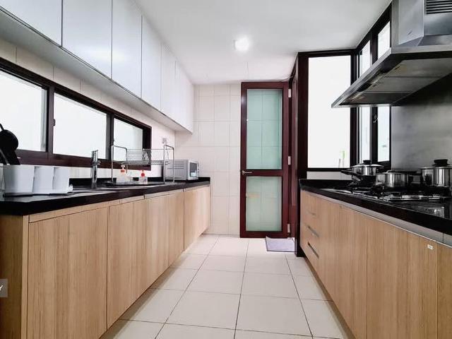 Varsity Park Condominium D5, Condominium