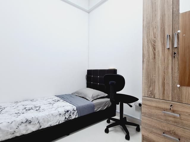Varsity Park Next to NUS FULLY Furnished CONDO Co Living Condo $1390 pm Inclusive of Utilities