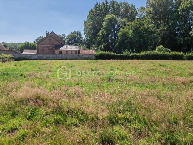 Vaste terrain de 1450m² constructible