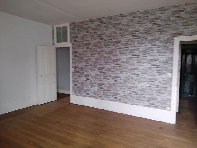 Vaste appartement 100 m² centre ville AUTUN
