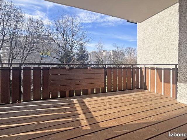 Vaste appartement 3 pièces proche lac et commodités