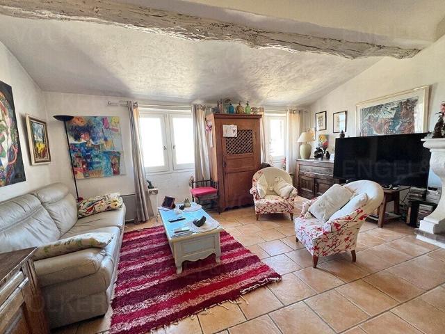 Vaste appartement au cœur du village