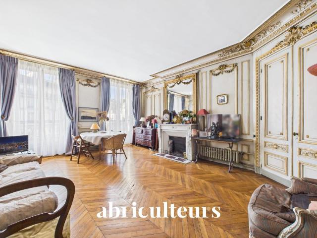 Vaste appartement de charme, Élégance parisienne – 130 m², 5 pièces Paris 10 Porte Saint Denis