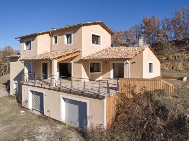 Villa contemporaine au calme – vue dominante, grands volumes. 281m² Bras d'Asse