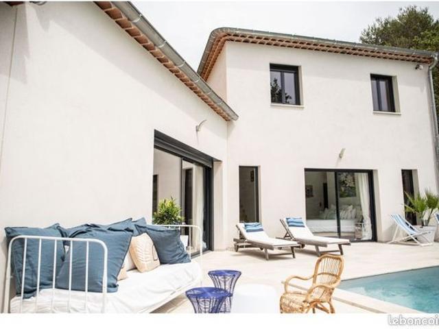 Vaste maison contemporaine – Jardin sans vis à vis, suite parentale et DPE A
