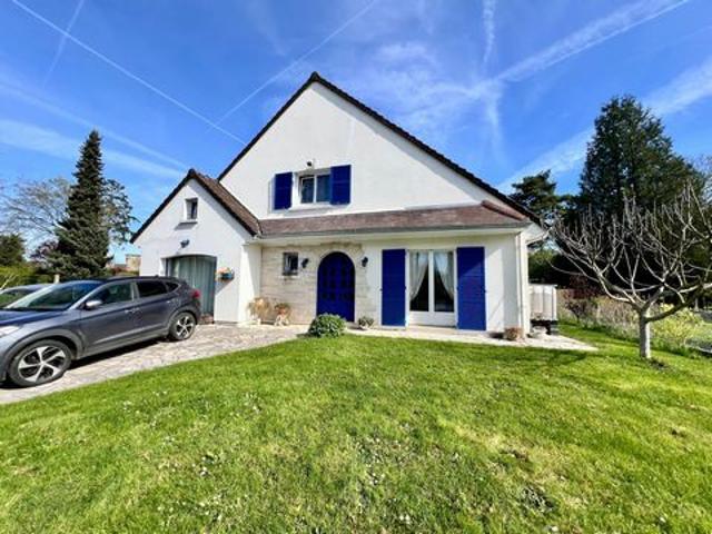 Vaste maison de 250 m² sur un terrain de 1000 m²