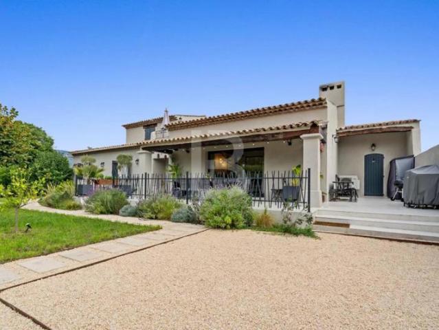 Vaste propriété avec piscine à vendre à Plascassier