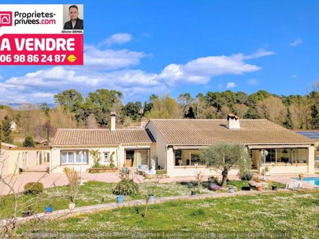 VASTE PROPRIETE EN DEUX HABITATIONS ET NOMBREUSES DEPENDANCES !