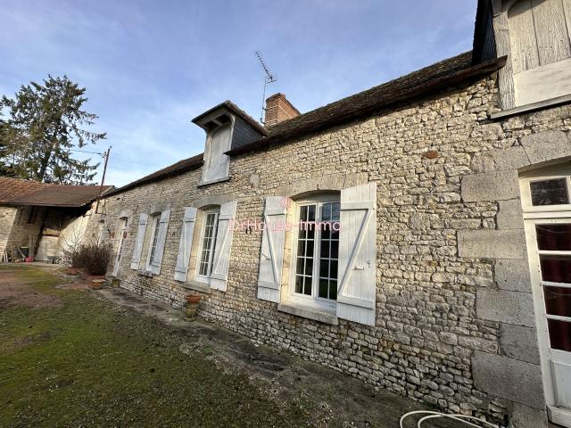 Grande propriété sur un hectare, idéale pour grand gite ou salle de réception à la limite du 77