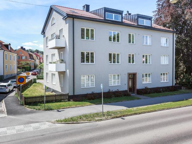 Västra Vägen 18