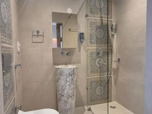Vasant Kunj 3 Bedroom 1800 Sq. Ft. Apartment in Vasant Kunj Delhi Listing ID: #10164