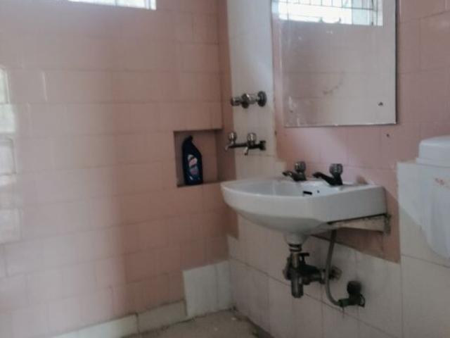 Vasant Kunj 3 Bedroom 1800 Sq. Ft. Apartment in Vasant Kunj Delhi Listing ID: #10228