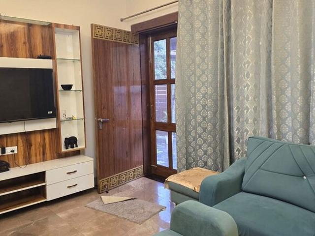 Vasant Kunj, South Delhi 3 Bedroom 500 Sq. Yd. Builder Floor in Vasant Kunj Delhi Listing ID: #10322