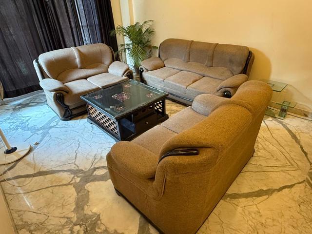 Vasant Vihar 3 Bedroom 250 Sq. Yd. Builder Floor in Vasant Vihar Delhi Listing ID: #9826