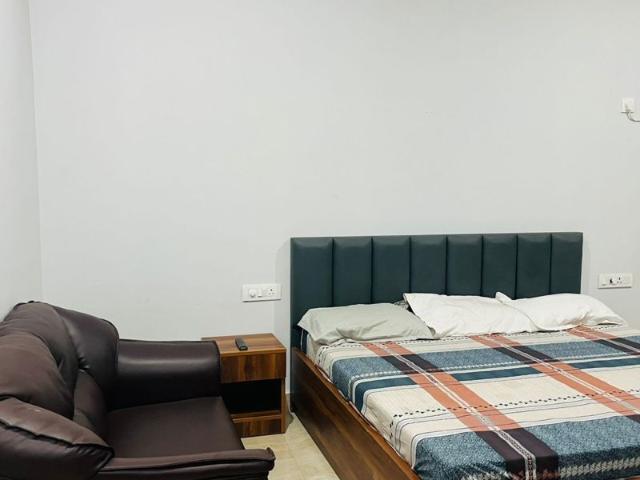 Vasant Vihar 1 Bedroom 600 Sq. Yd. Apartment in Vasant Vihar Delhi Listing ID: #10345