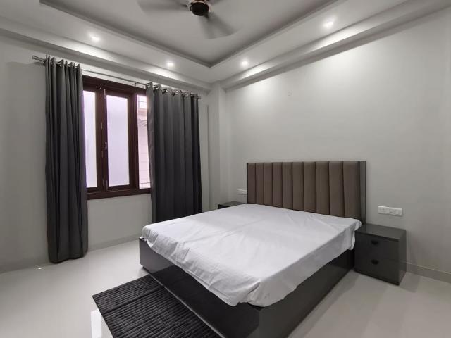 Vasant Vihar 4 Bedroom 1025 Sq. Yd. Apartment in Vasant Enclave Delhi Listing ID: #10376