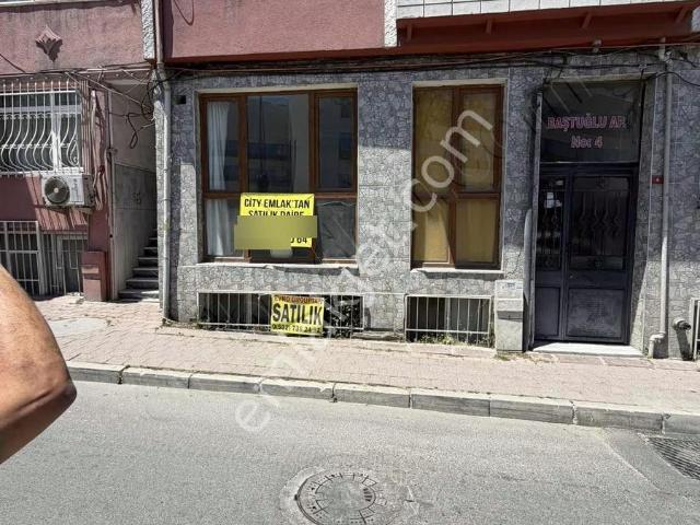 Vatan Caddesi Bezmi Alem Hastane Karşısı Cadde Üzeri 1+1