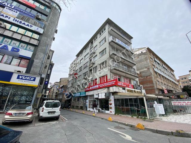 Vatan Caddesinde 160 M2 Satılık 3+1 Daire Fatih/akşemsettin