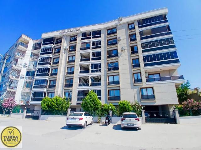 Vatan Mahallesinde 3+1 Süper Deniz Manzaralı Güzel Bir Daire