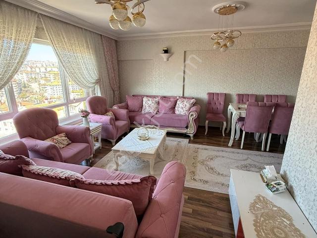 Vatan'da Bağlarbaşında Katta Panoramik Manzaralı Full Yapılı 3+1