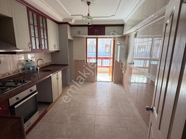 Vatan'dan Aktepe Ana Cadde Dibinde Katta Asansörlü 160 M2 4+1
