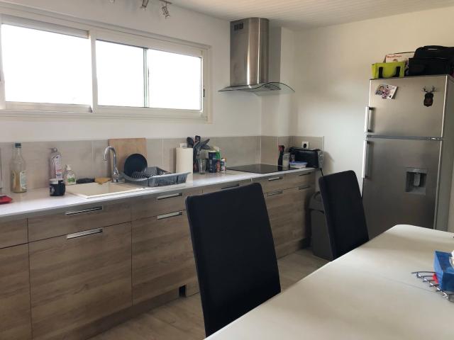 VAUVERT, APPARTEMENT T3 + BUREAU