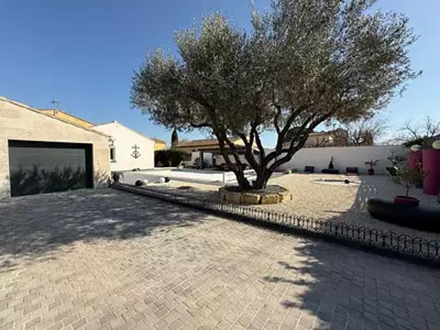 Vauvert 30600 Achat / Vente maison 6 pièces t6 piscine jardin