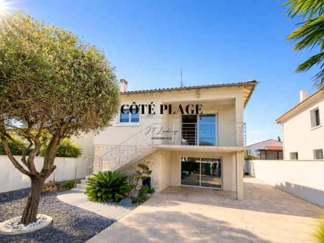 VAUX MAISON AVEC PISCINE ET SPA AU PRIX DE 682 500 EUR HAI