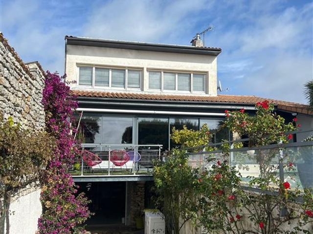 VAUX SUR MER