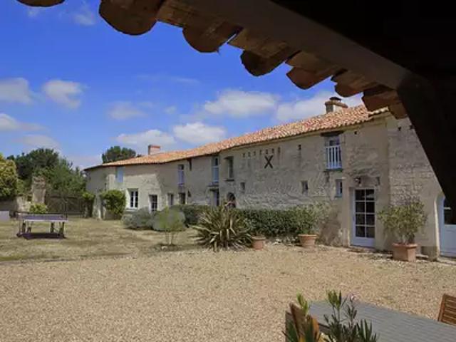 Vaudelnay 49260 Achat / Vente maison 9 pièces t9 piscine