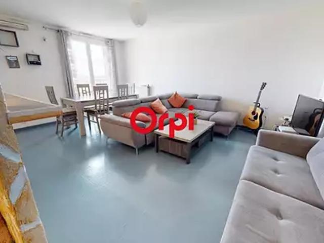 Vaulx en Velin 69120 Achat / Vente appartement 5 pièces t5 balcon