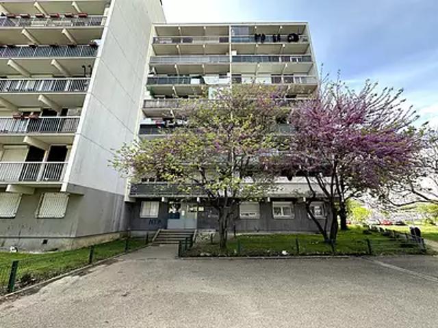 Vaulx en Velin 69120 Achat / Vente appartement 1 pièce t1