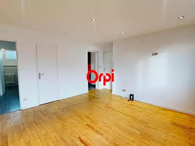 Vaulx en Velin 69120 Achat / Vente appartement 3 pièces t3 cave balcon