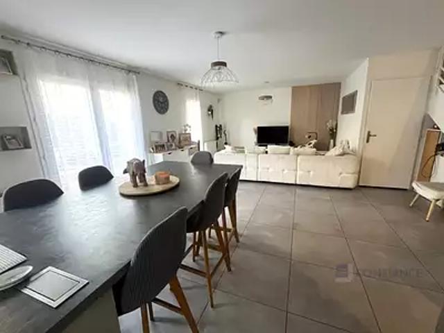 Vaulx en Velin 69120 Achat / Vente maison 4 pièces t4 terrasse parking