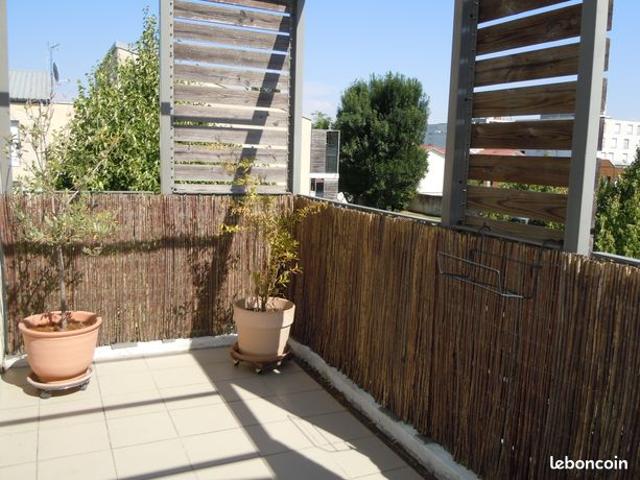 Vaulx en Velin Village T4 de 75 m2 avec cadre de vie confortable et agréable