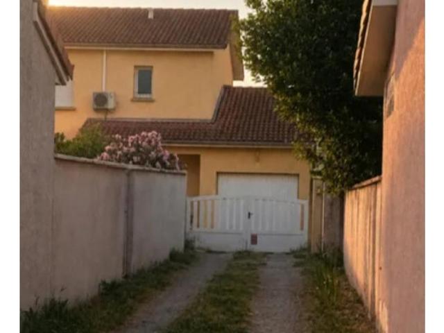 Vaulx en Velin Location Maison 69