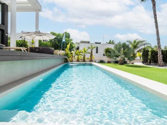 Venta 4 Dormitorio Casa Urb. La Marina Alicante DLS85154765