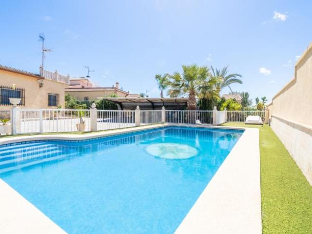 Venta 5 Dormitorio Casa Urb. La Marina Alicante DLS85154737