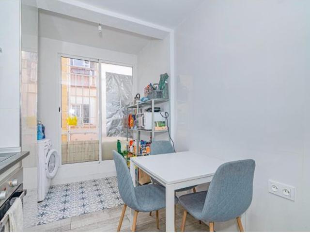 VENTA 5 DORMITORIOS. BAÑO. ASEO. REFORMADO