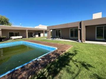 VENTA CASAS 4 AMBIENTES CON QUINCHO POCITO BARRIO PRIVADO NUEVA RINCONADA SAN JUAN