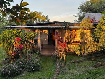 Venta, Casa Hotel con Terreno, Santa Rosa, Bugaba, Chiriquí, Bella Vista, clima hermoso