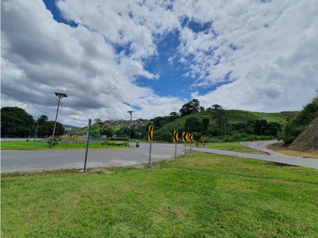 VENTA TERRENO URB GUAICAIPURO AV PANAMERICANA MIRANDA LOS TEQUES