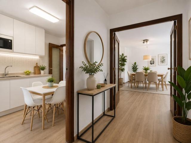 Venta Vivienda de 138 m² en Avenida Tres Cruces Valencia con terraza, cuatro dormitorios y garaje opcional