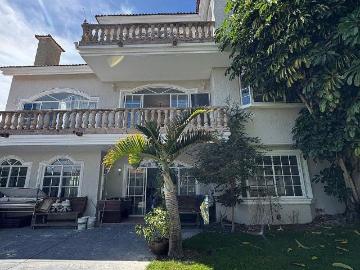 VENTA Y/O RENTA DE CASA HERMOSA EN ZONA PANORAMICA EN BUGAMBILIAS