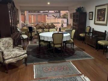 VENTA ACOGEDOR DEPARTAMENTO EN CASUARINAS BAJA – SANTIAGO DE SURCO